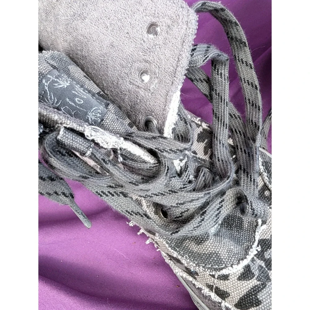 Blowfish Malibu High top Sneakers Womens 10.5 Mens 9 Leopard Print Canvas Casual